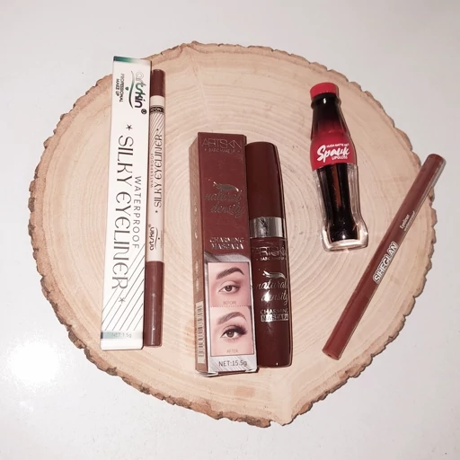 پک آرایشی قهوه ای